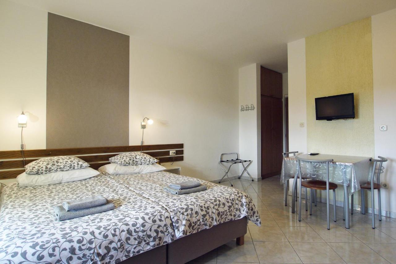 Paklenica Sport Apartments Starigrad Paklenica Esterno foto